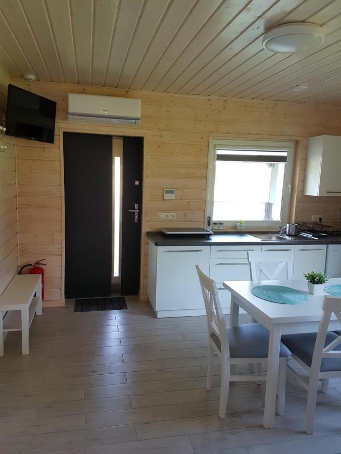 Domki Komfort Caloroczne Zator Esterno foto